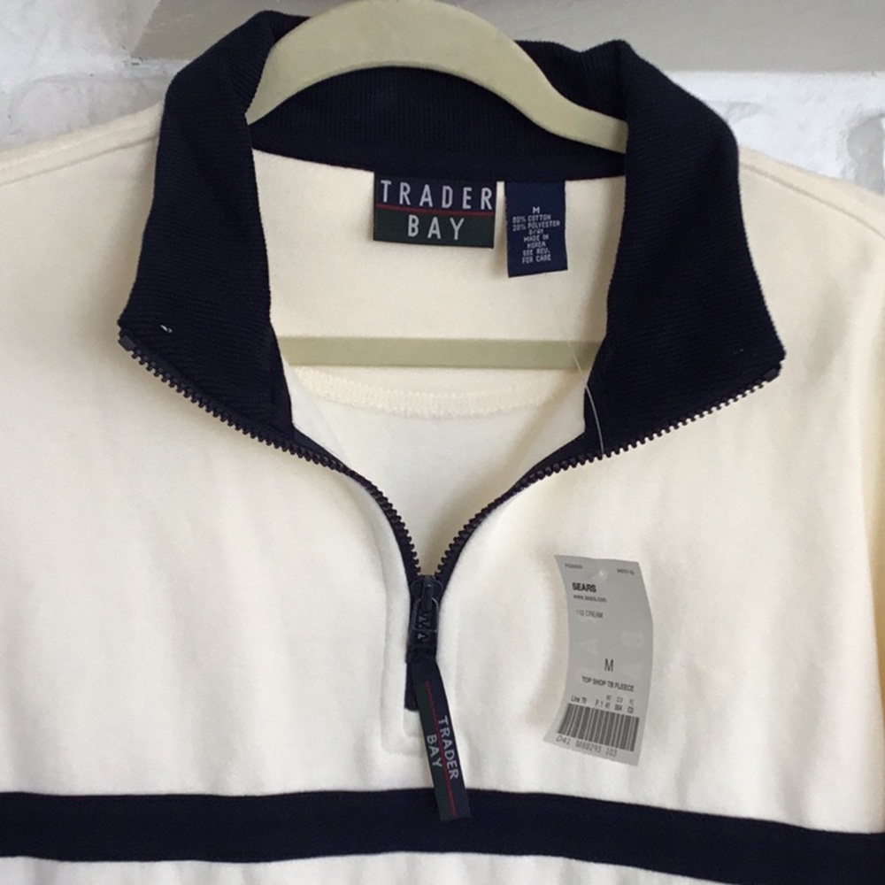 NWT Trader Bay Cream & Navy Collar Medium Sweater - Picture 2 of 8